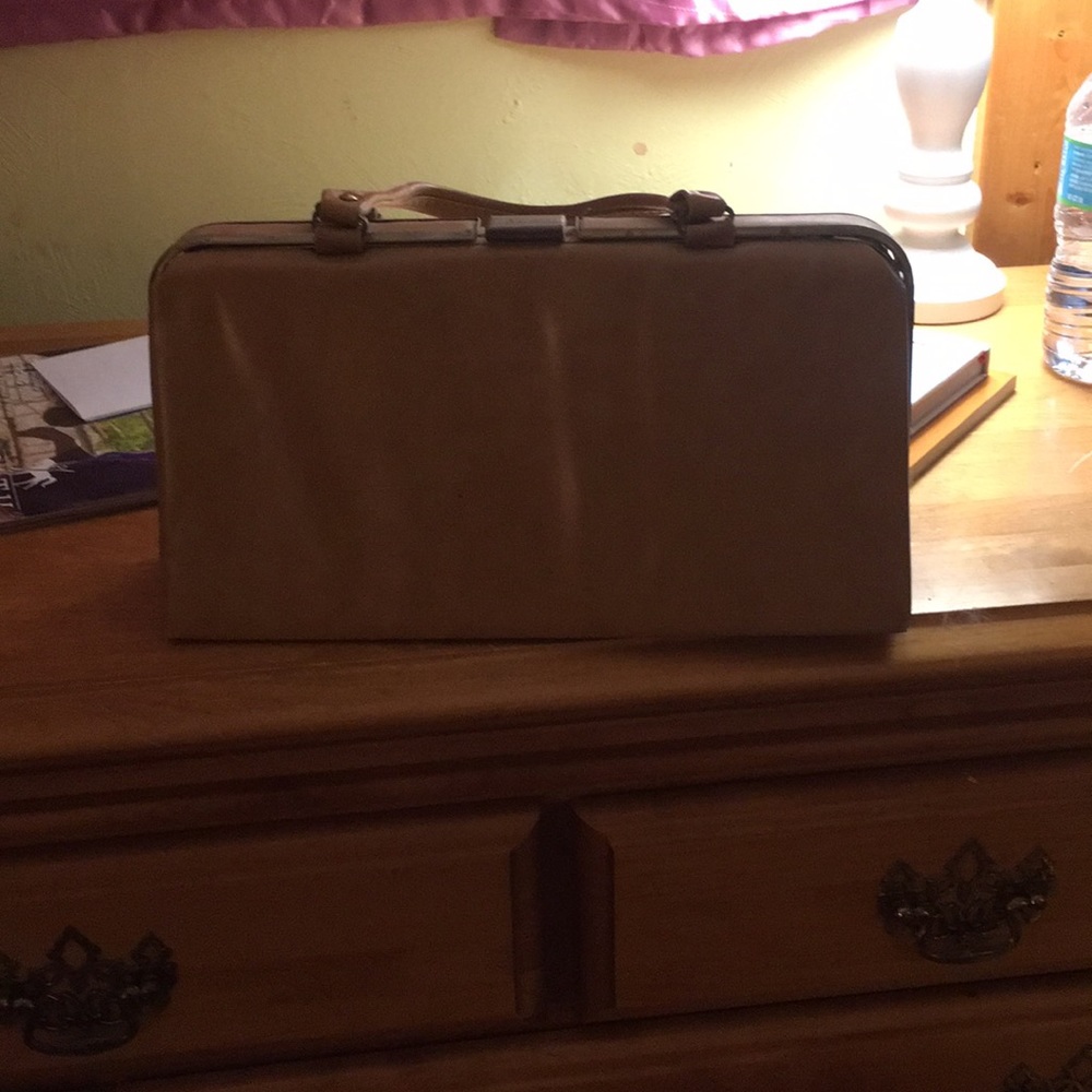 Vintage purse, excellent condition! 1960’s era.